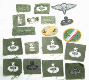 Mixed lot of US ARMY JUMP WINGS.