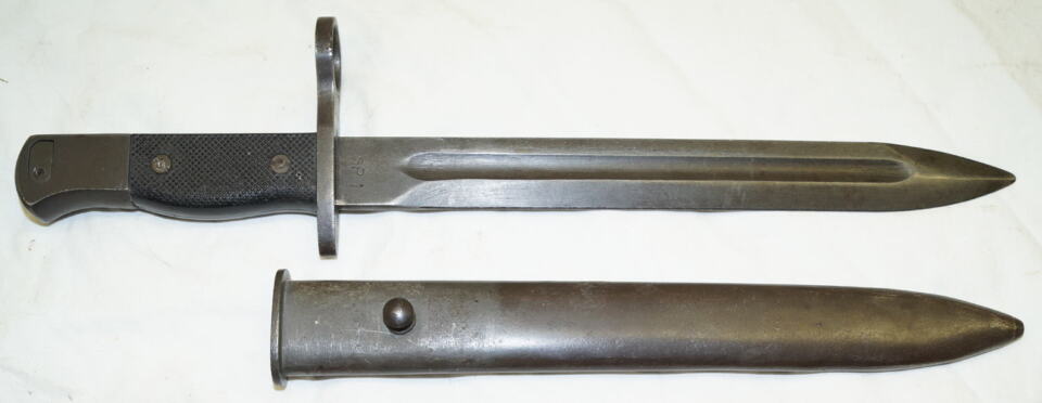 SP1 (BM59) bayonet with scabbard.