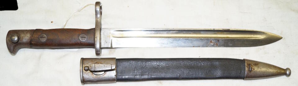 M1892/93 Humpback bayonet with scabbard.