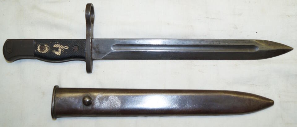 SP1 (BM59) bayonet with scabbard.