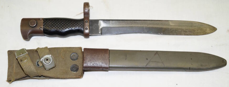 FR7/FR8/CETME Bolo bayonet with scabbard and integral frog