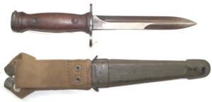 Italian produced M4 bayonet with LEATHER scabbard.