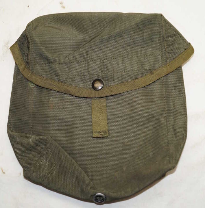 First generation US M249 SAW ammunition pouch