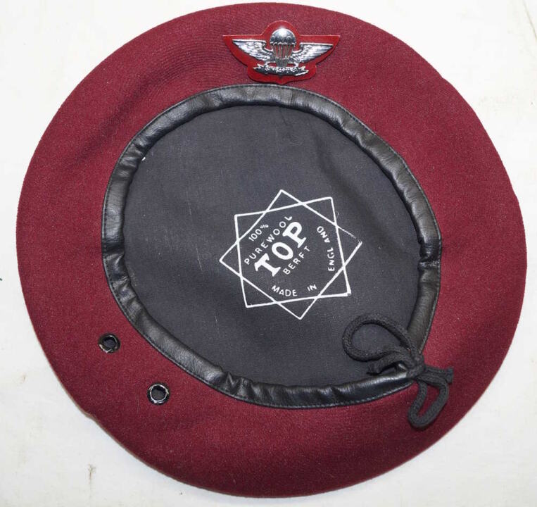 Singapore Paratrooper Maroon Beret size 6 1980s era