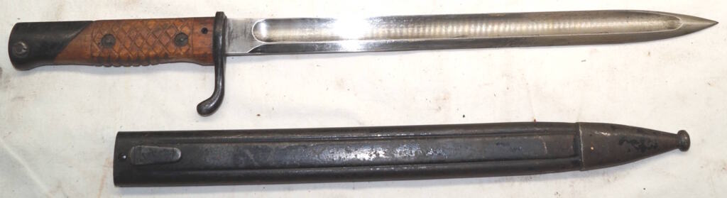 S14 GOTTSCHO bayonet with odd scabbard.